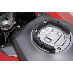 Zestaw adapterów SW-Motech Pro do mocowania zbiornika BMW